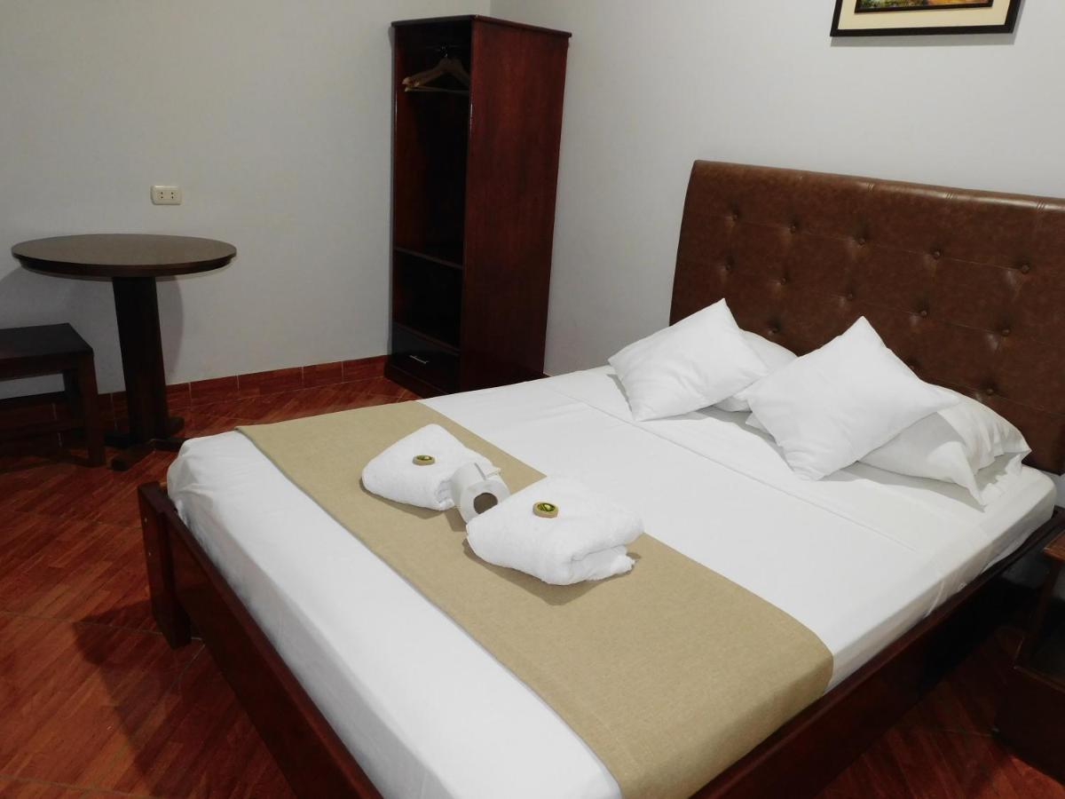 Hotel Tambopata Inn Puerto Maldonado Buitenkant foto