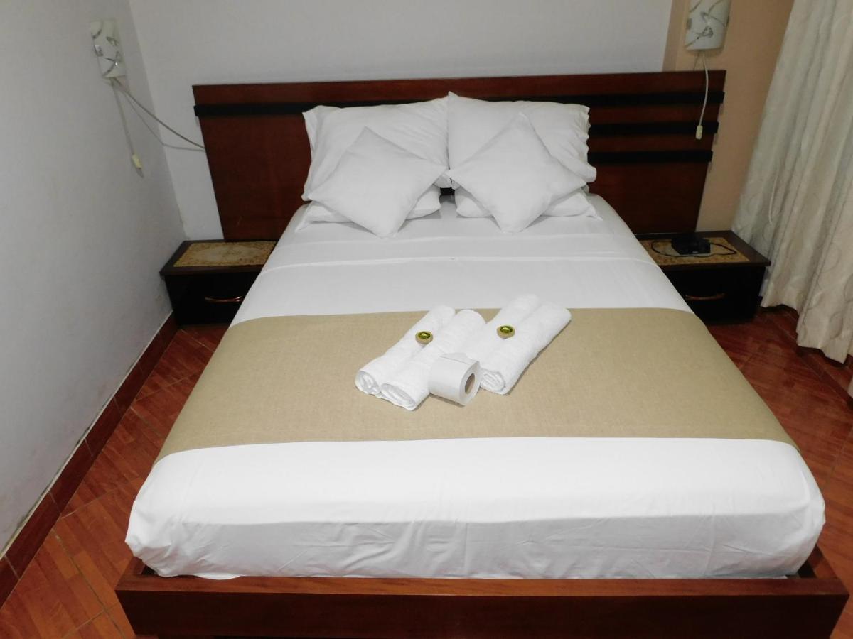 Hotel Tambopata Inn Puerto Maldonado Buitenkant foto