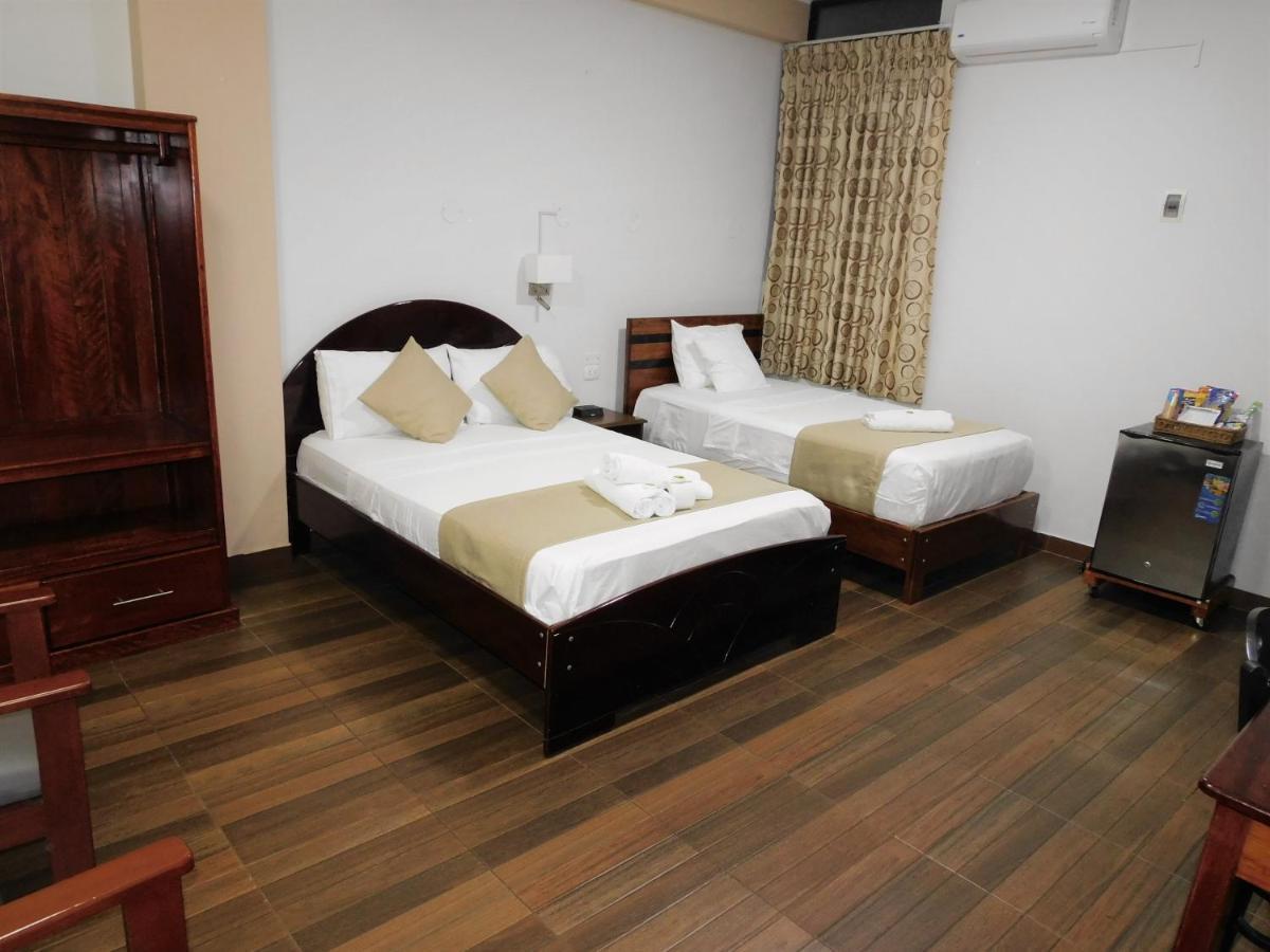 Hotel Tambopata Inn Puerto Maldonado Buitenkant foto