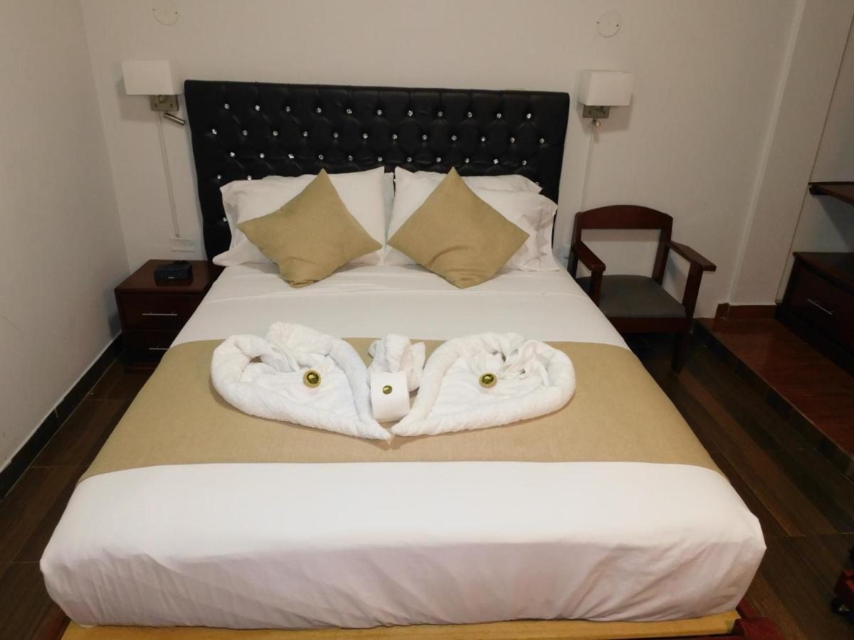 Hotel Tambopata Inn Puerto Maldonado Buitenkant foto