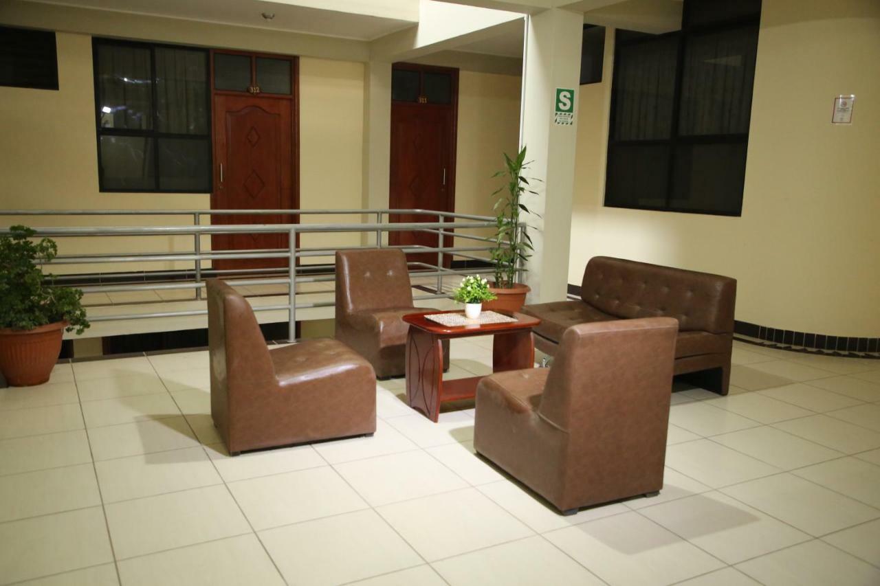Hotel Tambopata Inn Puerto Maldonado Buitenkant foto